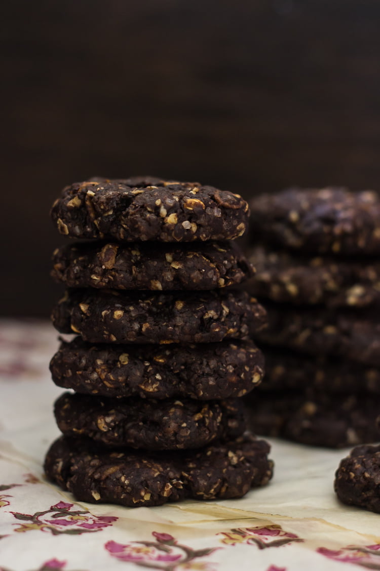 Whole Wheat and Oat Dark Chocolate Brownie Cookies