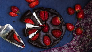 No Bake Chocolate Strawberry Tart