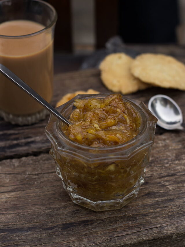 Freshly made Kairi ki Khatti Meethi Chutney served with snacks