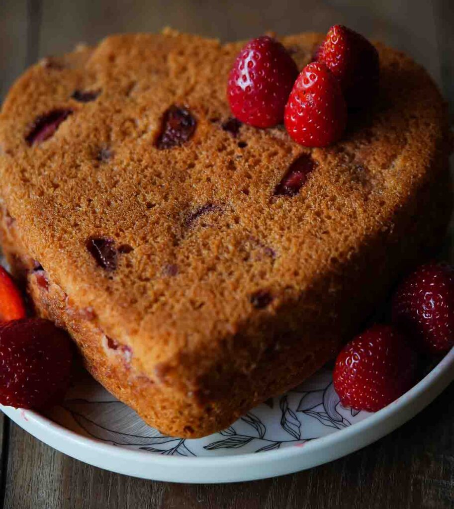 moist homemade strawberry cake